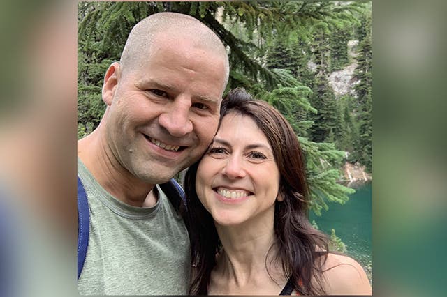 Billionaire’s Billionaire Ex-wife’s Marriage With Dan Jewett, The High School Teacher