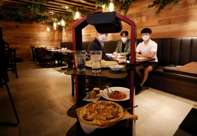 South Korean tech bosses fret about a flood of cheap Chinese robot waiters